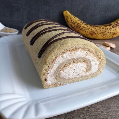 Bananino orehova rolada recept prikazna slika
